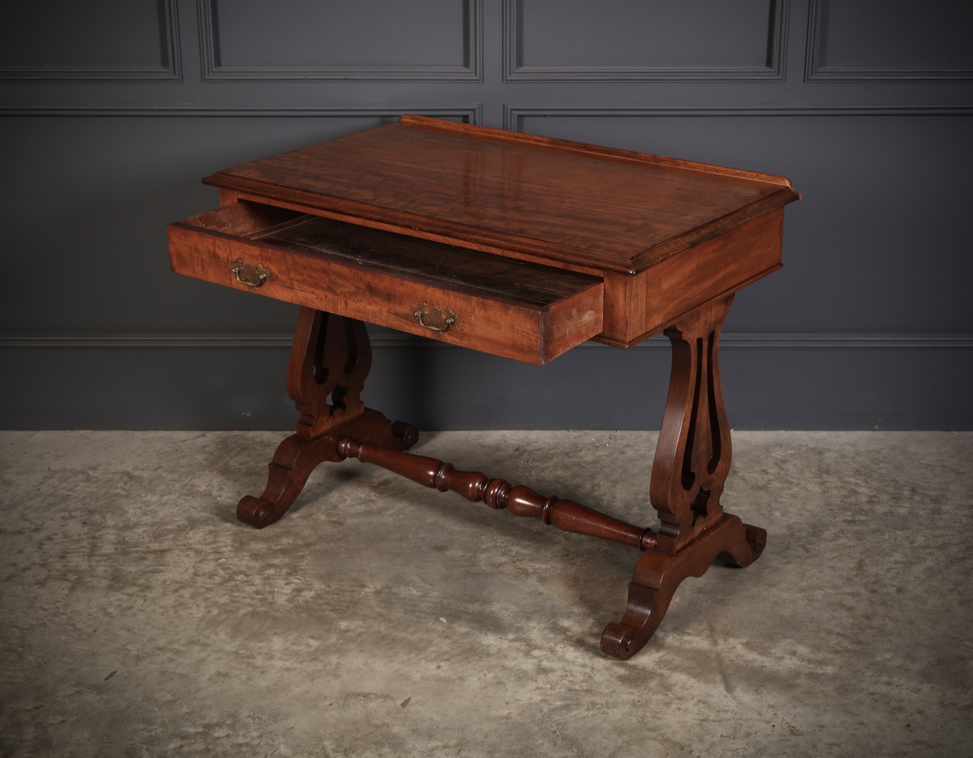 Quality Victorian Mahogany Side Table Antique side tables Antique Furniture 9